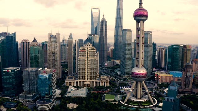 无人机拍摄:上海天际线4K鸟瞰图