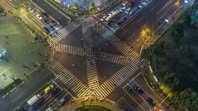 詳情圖-4K時間推移-交通十字路口在現(xiàn)代城市