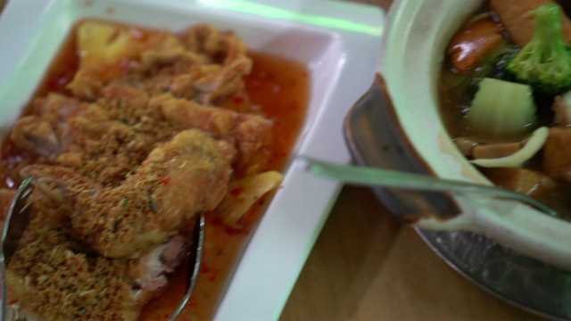 详情图-中国圆桌餐在餐厅很多菜