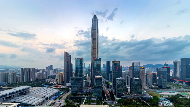 详情图-深圳现代建筑天际线从黄昏到夜晚的延时/中国深圳。