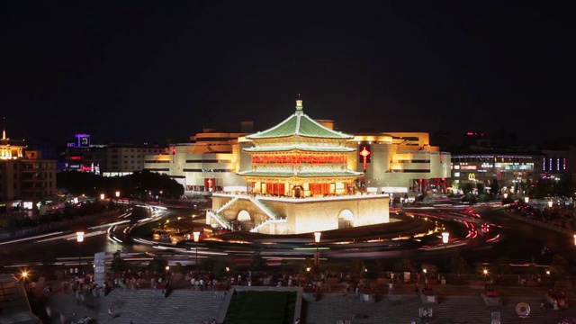 中国西安钟楼夜景的时间流逝。