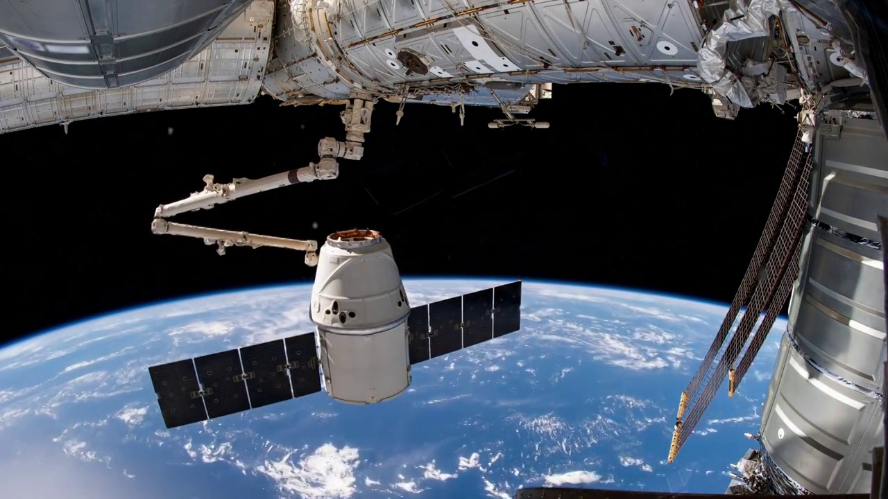 从太空看地球。真实的视频。没有CGI。来自国际空间站