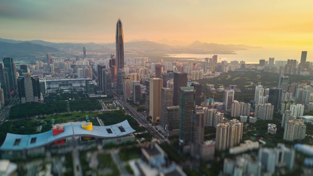 详情图-深圳城市景观KK100建筑日落天空市中心市政厅航拍全景4k倾斜移位时间推移中国