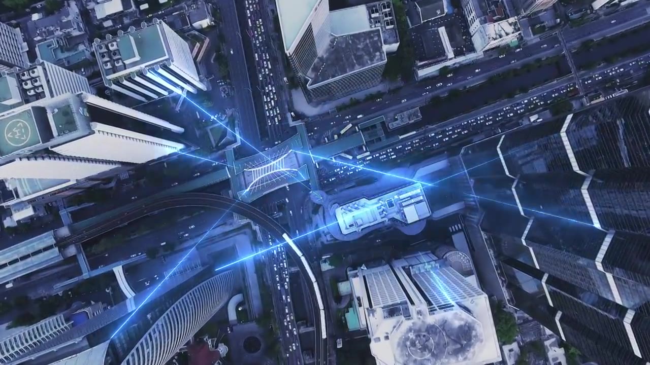 详情图-4k分辨率数据发送和网络连接概念与鸟瞰图城市