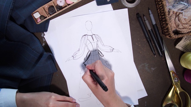 服装设计师手绘服装效果图