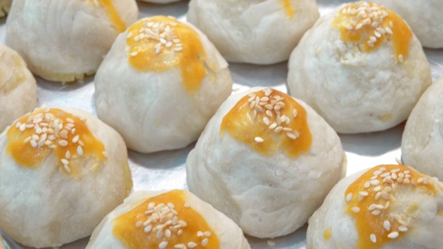 中式糕点，泰式糕点，春卷酥皮月饼，绿豆蛋饼
