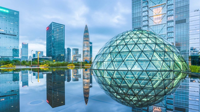深圳后海科技大厦城市风景延时从黄昏到夜晚。