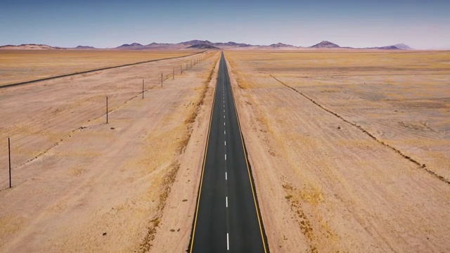 詳情圖-無(wú)盡的高速公路到魯?shù)吕锎目坡箍萍{米比亞航空視頻