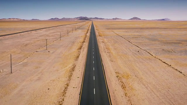 詳情圖-無(wú)盡的高速公路到魯?shù)吕锎目坡箍萍{米比亞航空視頻