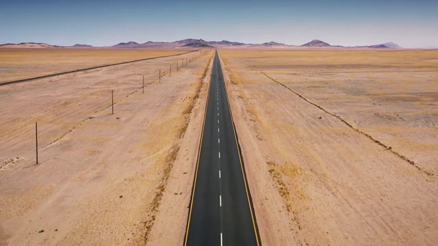 詳情圖-無(wú)盡的高速公路到魯?shù)吕锎目坡箍萍{米比亞航空視頻