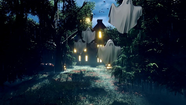 詳情圖-一個廢棄的恐怖的老房子，在夜晚的森林與幽靈和神秘的霧。發(fā)光的南瓜，慶祝萬圣節(jié)。萬圣節(jié)恐怖的概念。