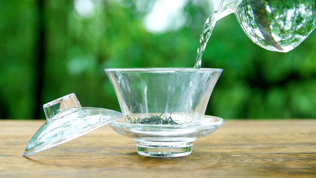 在大自然中泡茶