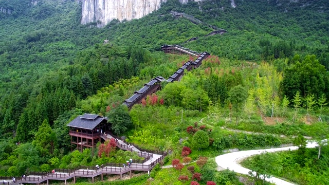 中国湖北恩施大峡谷景区自动扶梯景观。