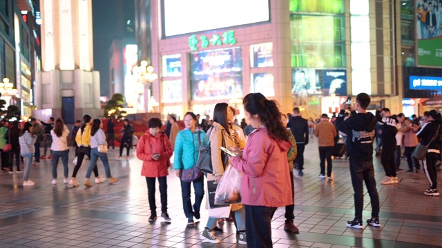 详情图-重庆购物街的慢镜头行人