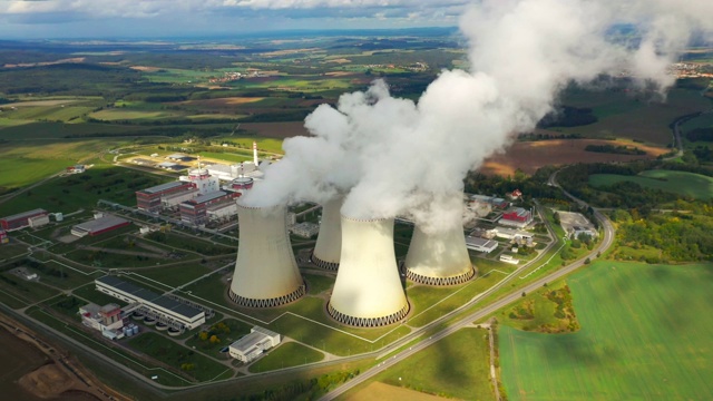 詳情圖-核電站鳥瞰圖。原子能發(fā)電站是非常重要的低碳電力來源。