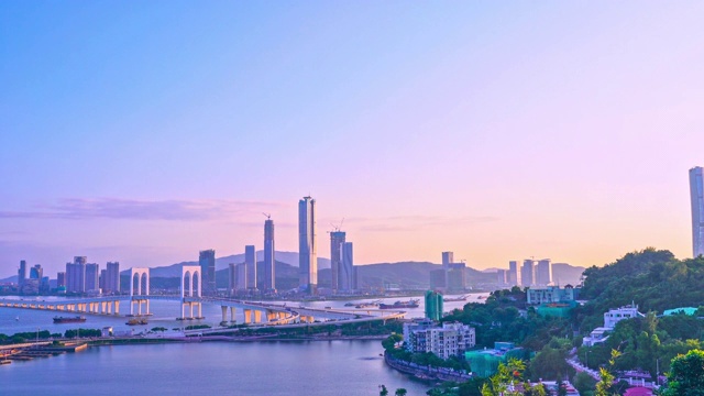 详情图-日落时分，澳门城市天际线全景，澳门塔地标和赛凡桥，繁忙城市的概念。