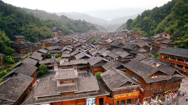 中国贵州肇兴东村清晨鸟瞰图