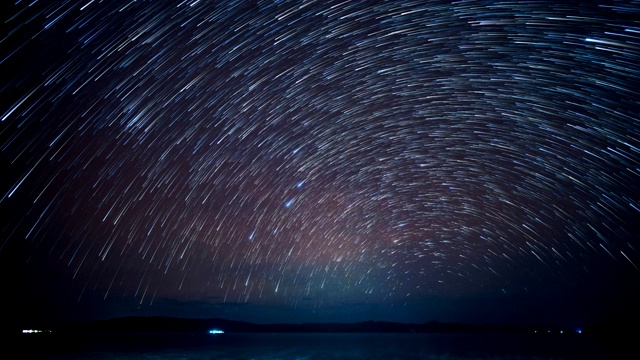 詳情圖-TL黑暗天空中的星跡海景附近的夜景封鎖
