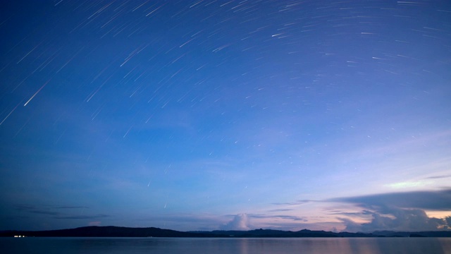 詳情圖-TL黑暗天空中的星跡海景附近的夜景封鎖