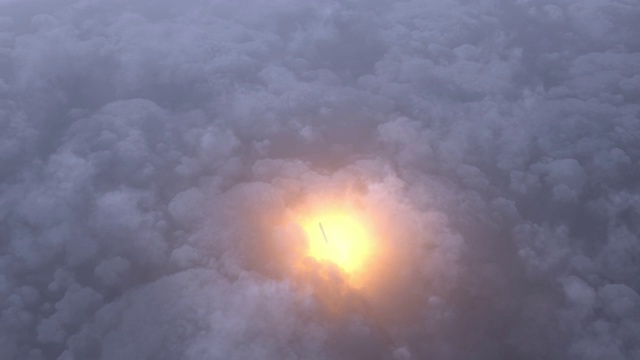 詳情圖-火箭飛向太空