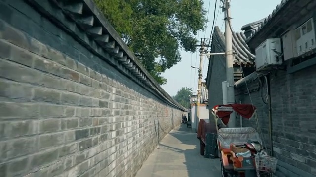 骑在胡同(车道),北京,中国。