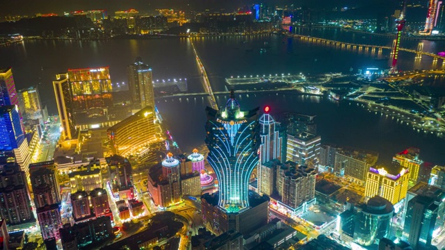 詳情圖-在中國香港島附近的澳門城市的夜景和摩天大樓