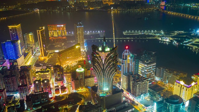 詳情圖-在中國香港島附近的澳門城市的夜景和摩天大樓