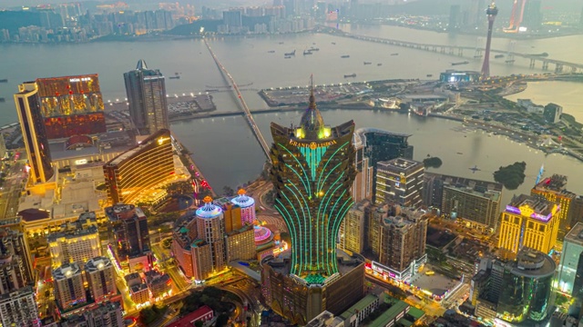 詳情圖-日落時(shí)分，中國香港島附近的澳門城市和摩天大樓