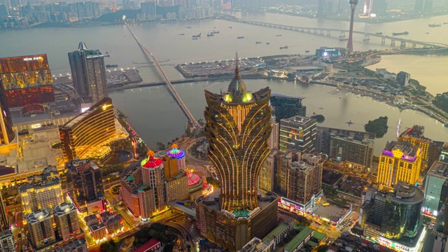 詳情圖-日落時(shí)分，中國香港島附近的澳門城市和摩天大樓