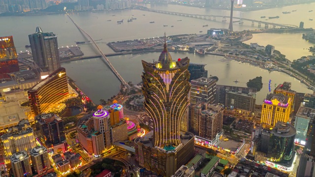 詳情圖-日落時(shí)分，中國香港島附近的澳門城市和摩天大樓