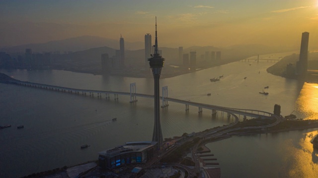详情图-日落时分，中国香港岛附近的澳门城市和摩天大楼