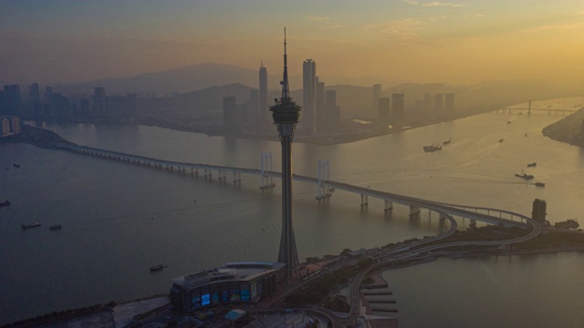 详情图-日落时分，中国香港岛附近的澳门城市和摩天大楼