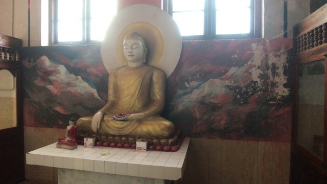 2019年11月20日，斯里兰卡康提，巴希拉沃坎达佛寺石佛造像室