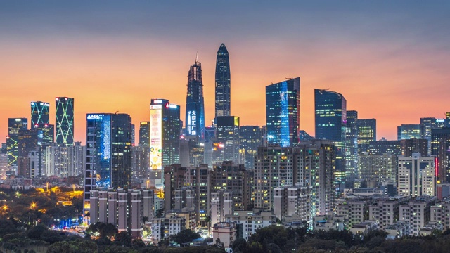 T/L HA ZI深圳福田区天际线时间从黄昏到夜晚/中国深圳