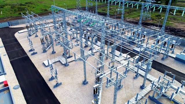 詳情圖-變電站通過絕緣子連接的電線分配能量