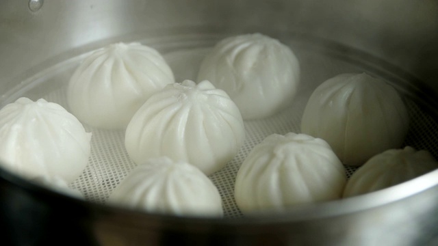 中国点心锅里的包子