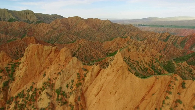 詳情圖-中國新疆天山丹霞地貌鳥瞰圖。