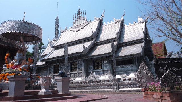 银庙(Wat Sri supan)是泰国清迈省的著名地标
