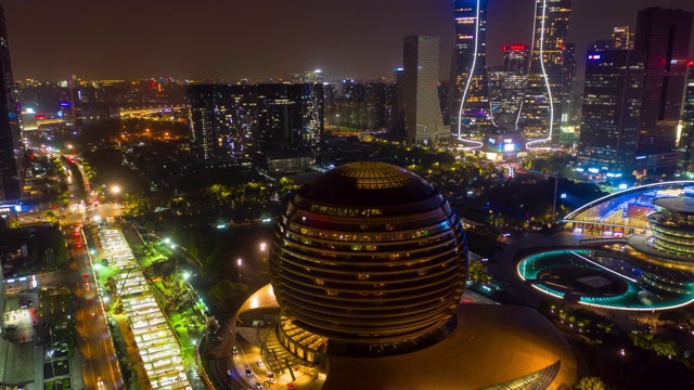 夜景照明杭州市内著名的现代市区交通街道航拍延时全景4k中国