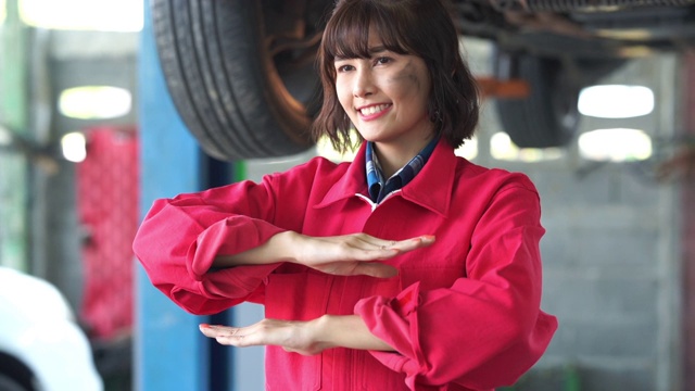 这是2020年国际妇女节的标语:“一个平等的世界是一个允许的世界。让我们人人平等。”