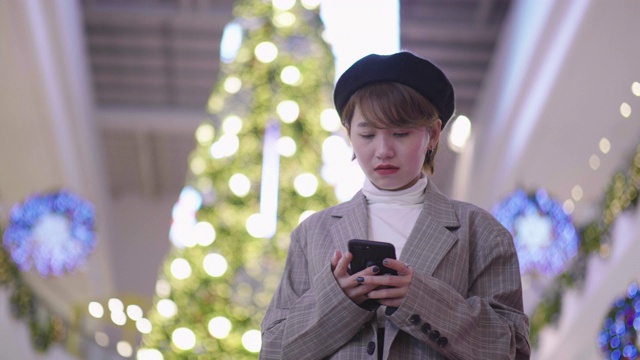 详情图-亚洲女孩拍照