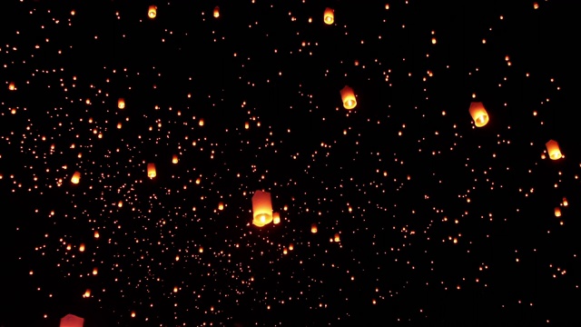 天灯飞向夜空