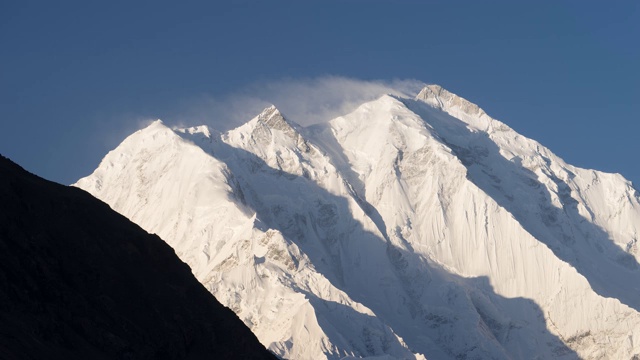 详情图-巴基斯坦北部喀喇昆仑山脉罕萨山谷的拉卡波什峰
