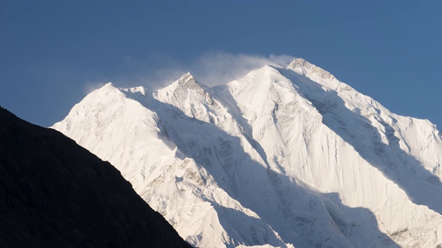 详情图-巴基斯坦北部喀喇昆仑山脉罕萨山谷的拉卡波什峰