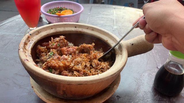 煲，鸡，饭，香肠，热气腾腾，搅拌