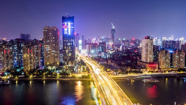 詳情圖-武漢城市的變遷，天際線和建筑的全景