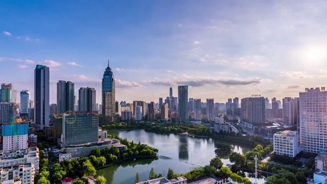 武汉城市的变迁，天际线和建筑的全景