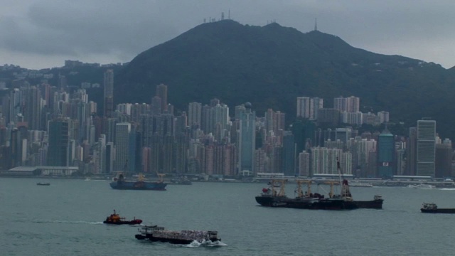 香港的天际线和船只