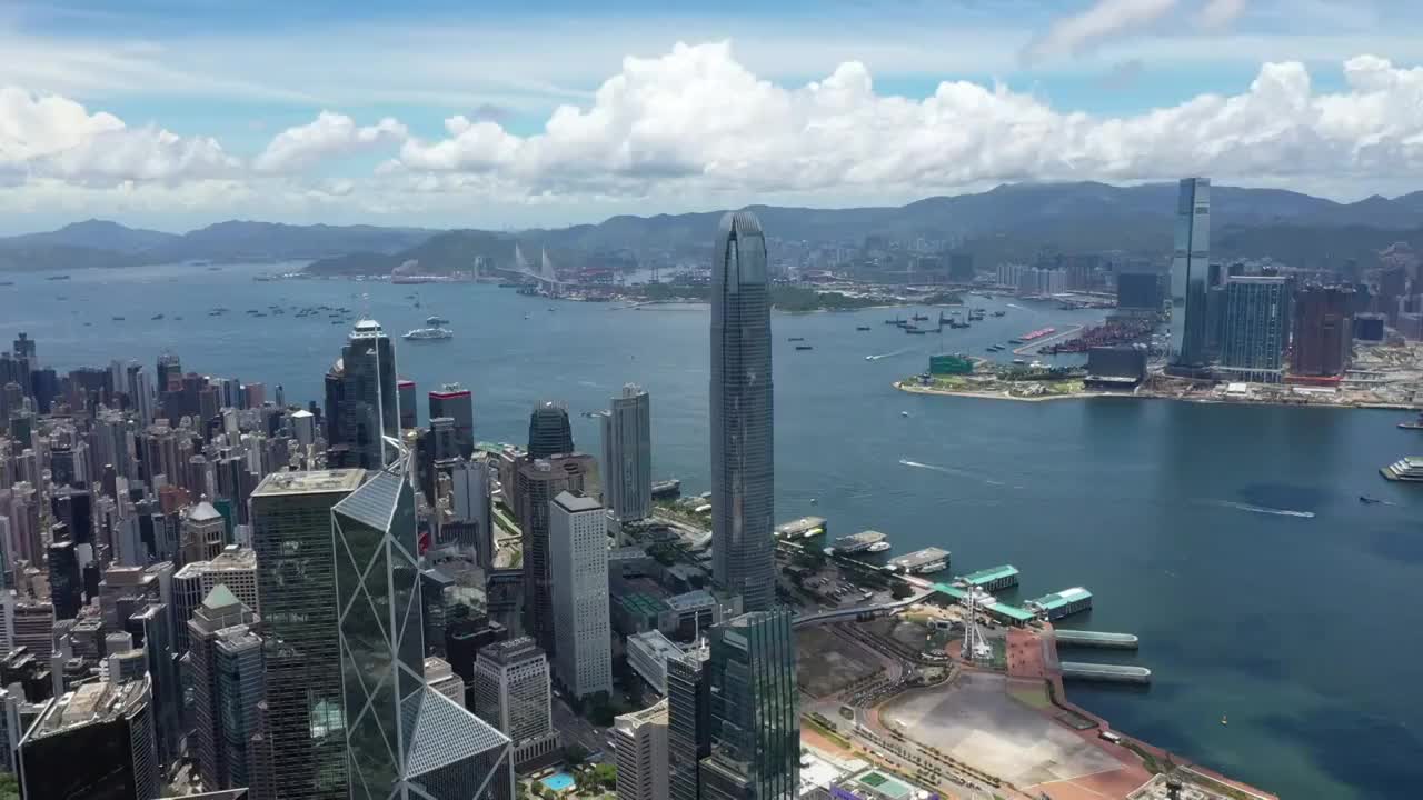 香港标志性摩天大楼城市拥挤的高楼海港全景中国