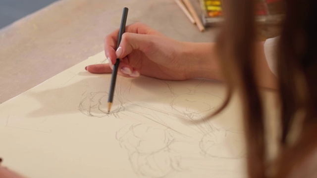 详情图-艺术疗法女性创作抽象素描铅笔